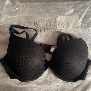 Victoria’s Secret Pink Wear Everywhere push-up bra